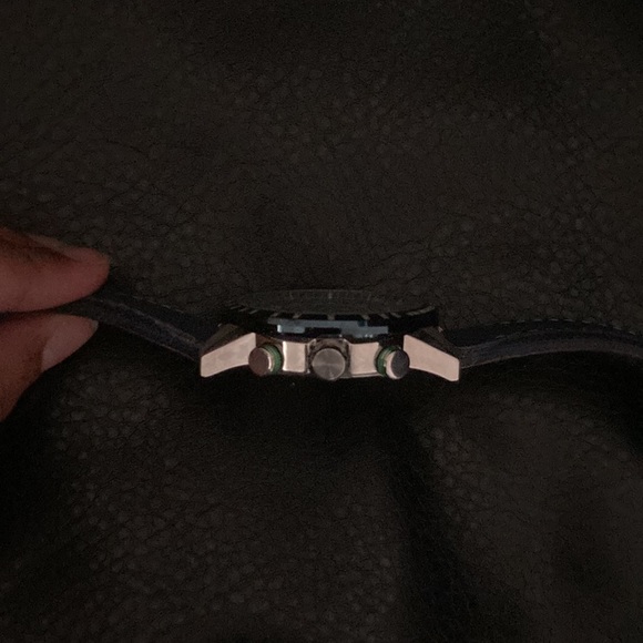 Mens Citizen watch glow in the dark. - Picture 4 of 5